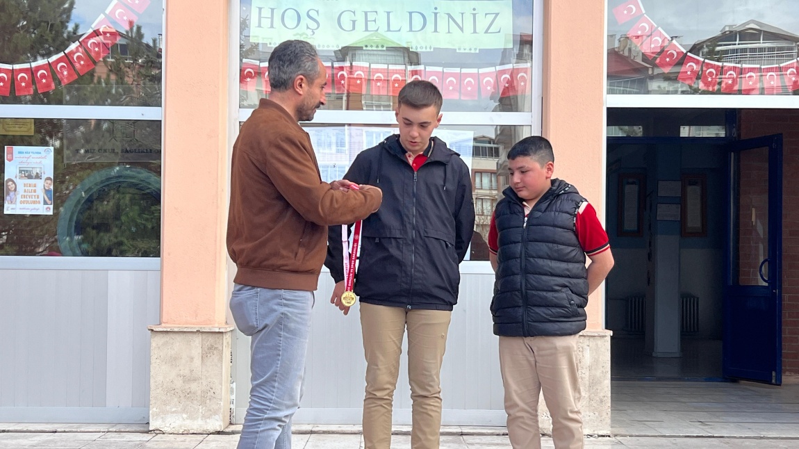 Okçuluk Sporunda Dereceye Giren Öğrencilerimiz Ödüllendirildi